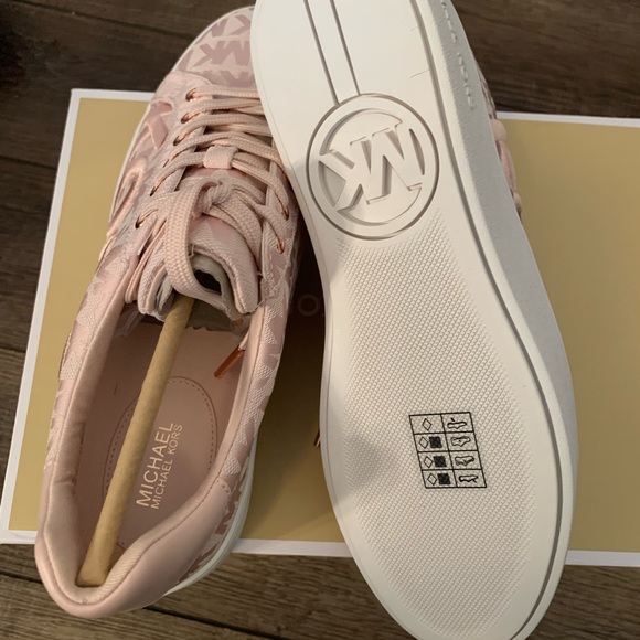 NIB Michael Kors Poppy Embroidered Logo Jacquard Platform Sneaker sz 8.5 - Picture 4 of 5